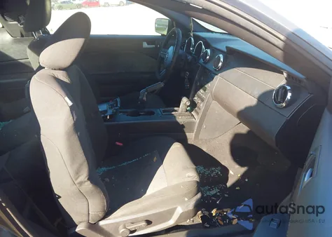 2008 Ford Mustang V6 Deluxe z USA, uszkodzony, nr VIN 1ZVHT80N185162090